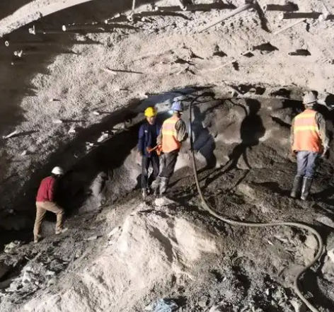 墨竹工卡拱顶带模注浆料的施工流程及注意事项